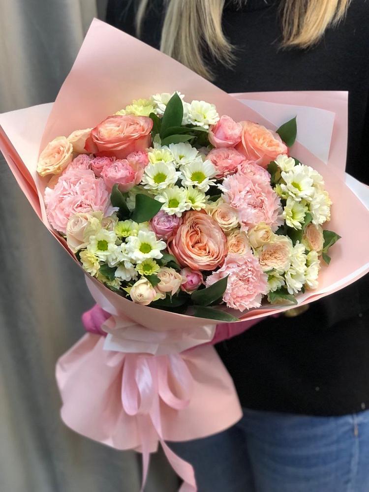 Букет цветов из: Гвоздики, Розы и Хризантемы в Казани