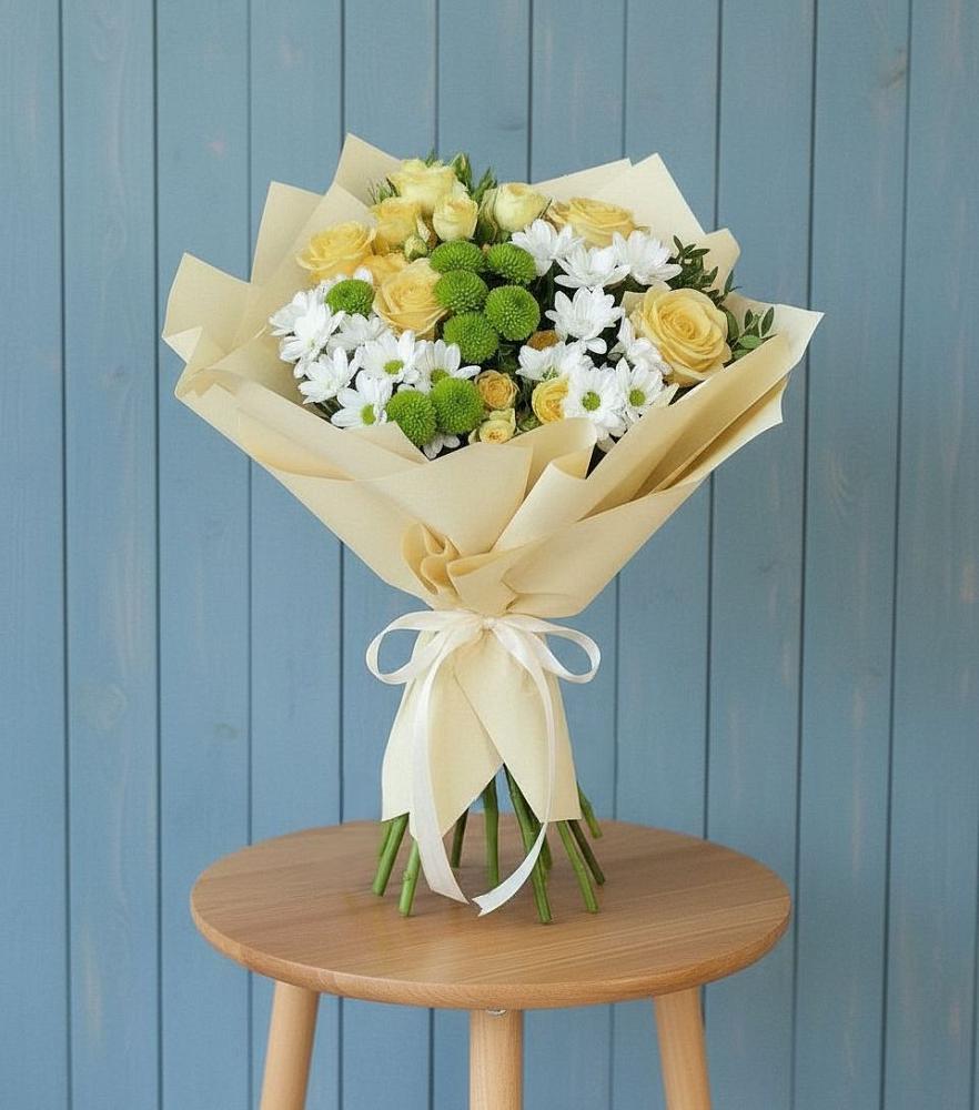 Букет цветов из: Хризантемы и Розы в Казани