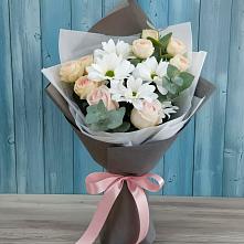 Букет цветов из:  Хризантемы и Розы в Казани
