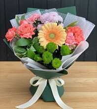 Букет цветов из:  Гвоздики, Розы, Герберы и Хризантемы #REPLACE_PRED# Казани