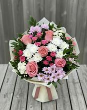 Букет цветов из:  Альстромерии, Гвоздики, Розы и Хризантемы в Казани