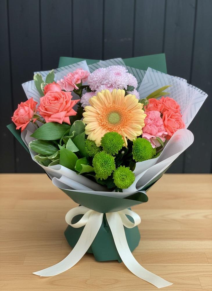 Букет цветов из: Гвоздики, Розы, Герберы и Хризантемы в Казани